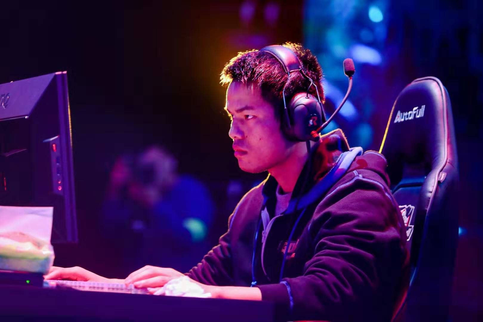 员极有可能 员极有可能